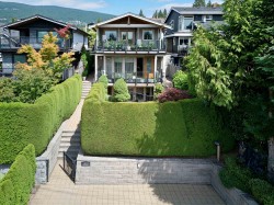 1123 Keith Road  West Vancouver, BC V7T 1M7