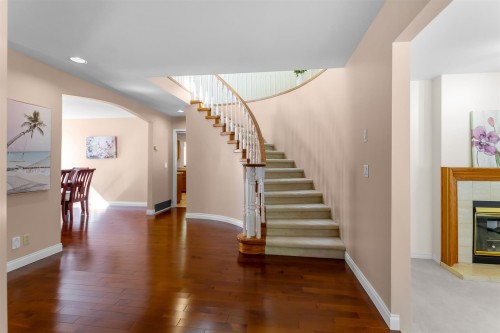 3 Chevalier Court, Port Moody, BC - Indoor Photo Showing Other Room