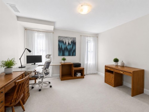 3 Chevalier Court, Port Moody, BC - Indoor Photo Showing Office