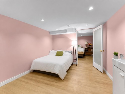 3 Chevalier Court, Port Moody, BC - Indoor Photo Showing Bedroom