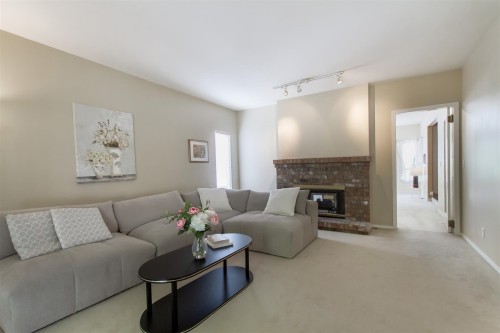 3 Chevalier Court, Port Moody, BC - Indoor Photo Showing Living Room With Fireplace
