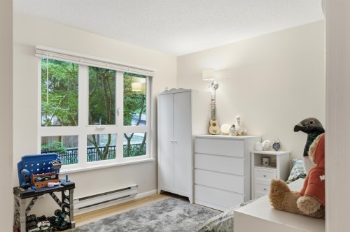 303-106 Kings Road W, North Vancouver, BC - Indoor Photo Showing Other Room