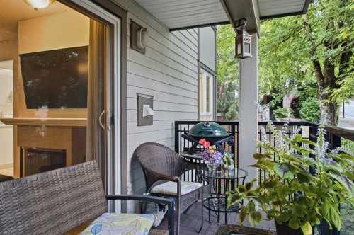 303-106 Kings Road W, North Vancouver, BC - Outdoor With Exterior