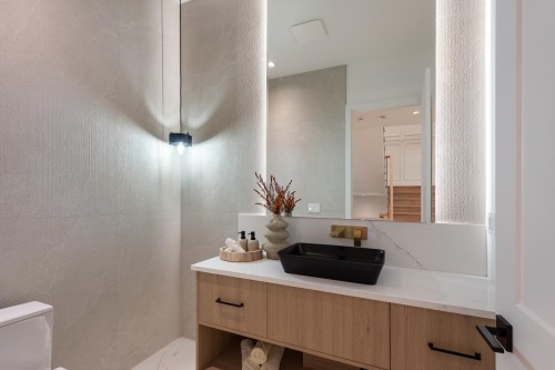 1484 Copper Beech Place, Coquitlam, BC - Indoor Photo Showing Bathroom