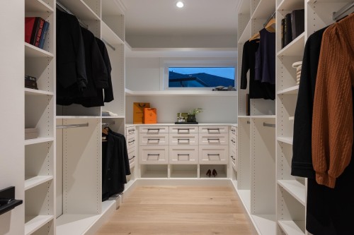 1484 Copper Beech Place, Coquitlam, BC - Indoor With Storage