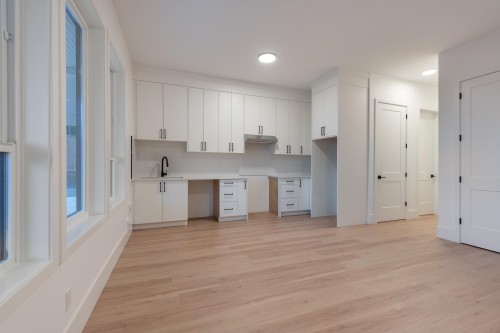 1484 Copper Beech Place, Coquitlam, BC - Indoor Photo Showing Kitchen