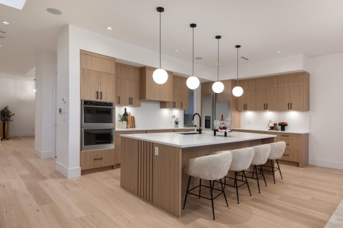 1484 Copper Beech Place, Coquitlam, BC - Indoor Photo Showing Kitchen With Upgraded Kitchen
