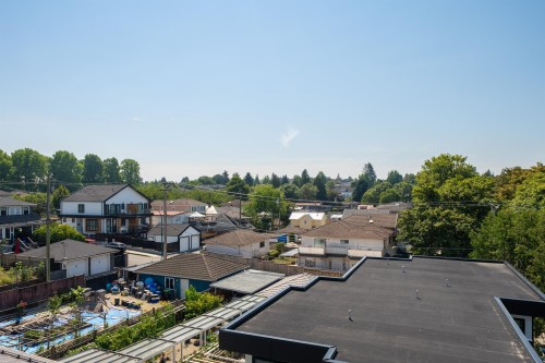 2-1450 30Th Avenue E, Vancouver, BC - Outdoor