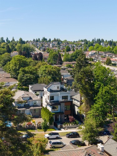2-1450 30Th Avenue E, Vancouver, BC - Outdoor With View