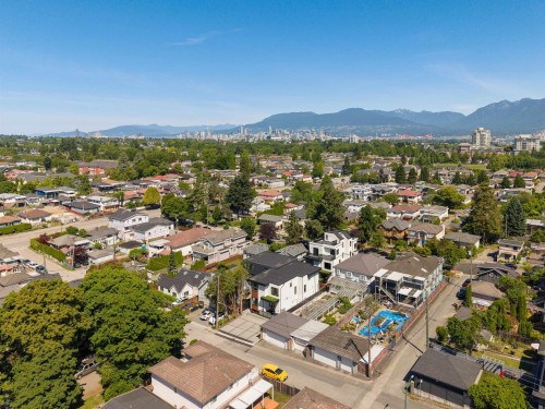 2-1450 30Th Avenue E, Vancouver, BC - Outdoor With View