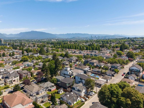 2-1450 30Th Avenue E, Vancouver, BC - Outdoor With View