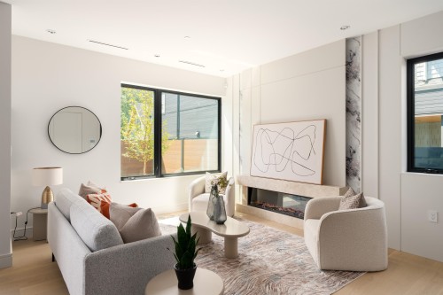 2-1450 30Th Avenue E, Vancouver, BC - Indoor Photo Showing Living Room With Fireplace
