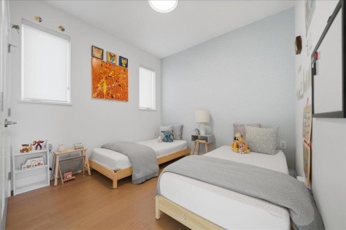 2137 2Nd Avenue E, Vancouver, BC - Indoor Photo Showing Bedroom