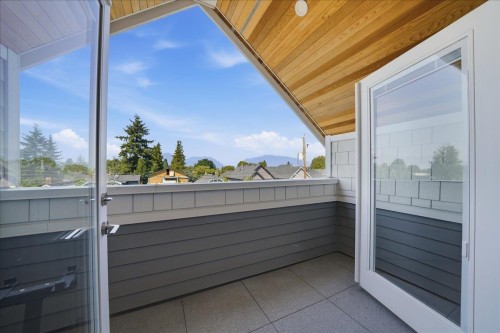 2137 2Nd Avenue E, Vancouver, BC - Outdoor With Exterior
