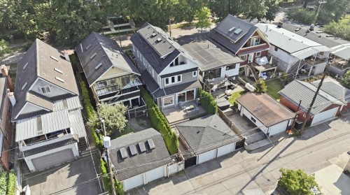 2137 2Nd Avenue E, Vancouver, BC - 