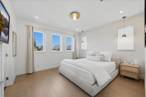 2137 2Nd Avenue E, Vancouver, BC - Indoor Photo Showing Bedroom