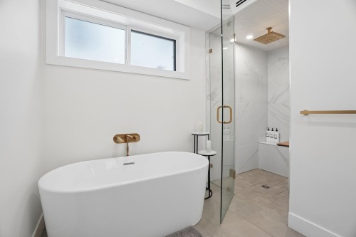 72 57Th Avenue E, Vancouver, BC - Indoor Photo Showing Bathroom