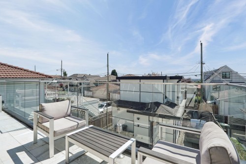 72 57Th Avenue E, Vancouver, BC - Outdoor