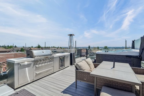 72 57Th Avenue E, Vancouver, BC - Outdoor