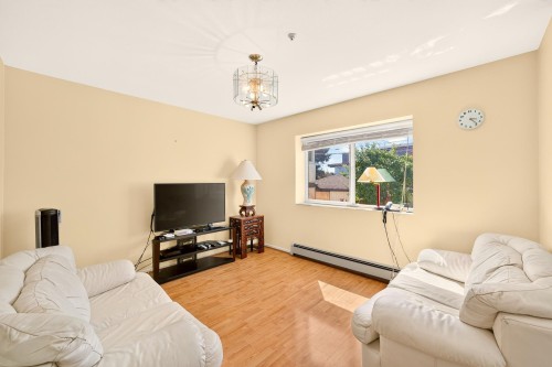 6673 Gladstone Street, Vancouver, BC - Indoor Photo Showing Living Room