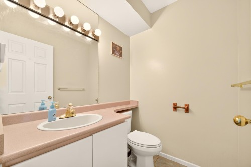 6673 Gladstone Street, Vancouver, BC - Indoor Photo Showing Bathroom