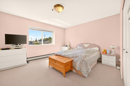 6673 Gladstone Street, Vancouver, BC - Indoor Photo Showing Bedroom
