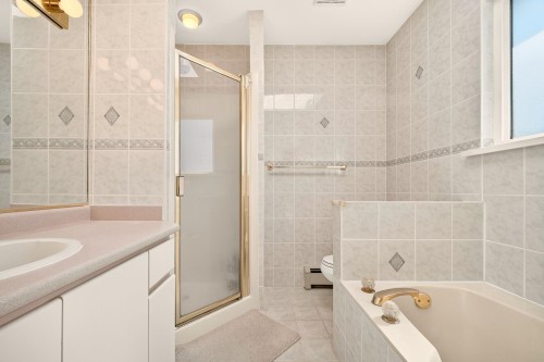 6673 Gladstone Street, Vancouver, BC - Indoor Photo Showing Bathroom