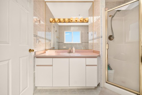 6673 Gladstone Street, Vancouver, BC - Indoor Photo Showing Bathroom