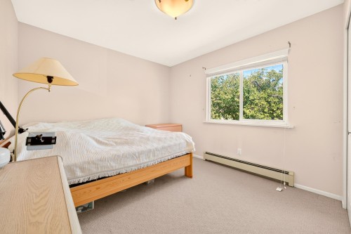 6673 Gladstone Street, Vancouver, BC - Indoor Photo Showing Bedroom