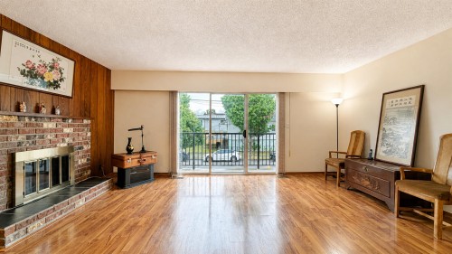 2184 35Th Avenue E, Vancouver, BC - Indoor Photo Showing Living Room With Fireplace
