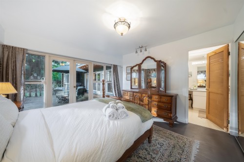 1372 Ottawa Avenue, West Vancouver, BC - Indoor Photo Showing Bedroom