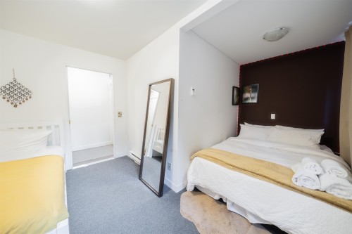 1372 Ottawa Avenue, West Vancouver, BC - Indoor Photo Showing Bedroom