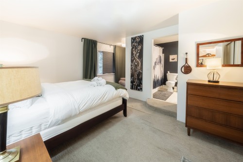 1372 Ottawa Avenue, West Vancouver, BC - Indoor Photo Showing Bedroom