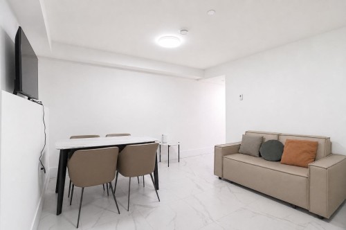 3586 42Nd Avenue W, Vancouver, BC - Indoor