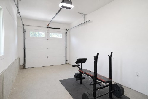 3586 42Nd Avenue W, Vancouver, BC - Indoor Photo Showing Garage