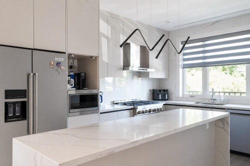 3586 42Nd Avenue W, Vancouver, BC - Indoor Photo Showing Kitchen With Upgraded Kitchen
