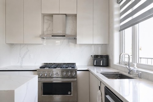 3586 42Nd Avenue W, Vancouver, BC - Indoor Photo Showing Kitchen With Upgraded Kitchen