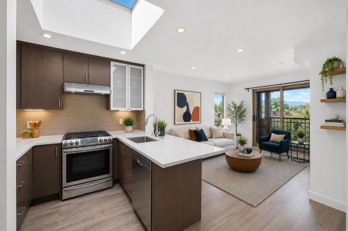 401-688 16th Avenue E Vancouver, BC V5T 2V4
