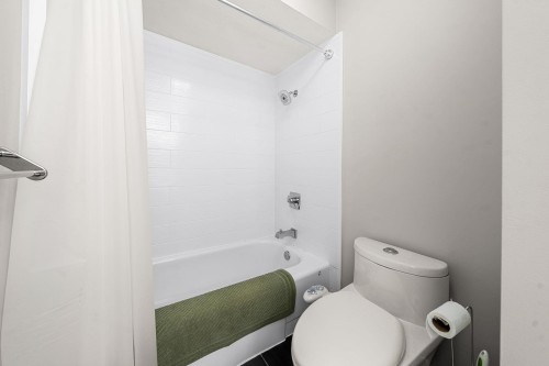 2086 Rivergrove Place, North Vancouver, BC - Indoor Photo Showing Bathroom