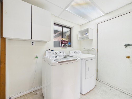 1961 Flynn Crescent, Coquitlam, BC - Indoor Photo Showing Laundry Room