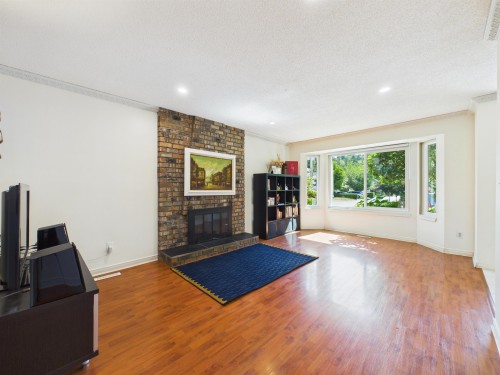 1961 Flynn Crescent, Coquitlam, BC - Indoor Photo Showing Living Room With Fireplace