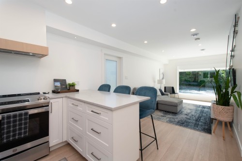 361 19Th Street W, North Vancouver, BC - Indoor