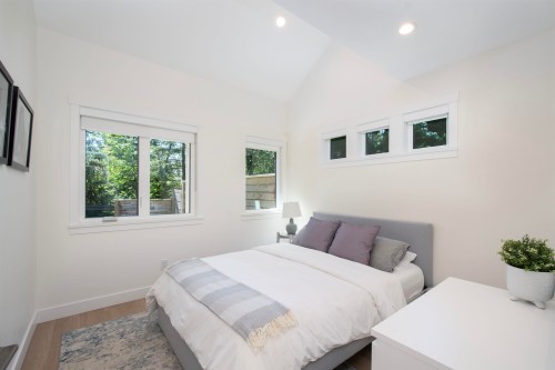 361 19Th Street W, North Vancouver, BC - Indoor Photo Showing Bedroom