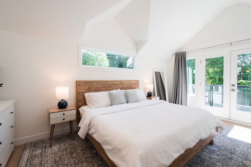 361 19Th Street W, North Vancouver, BC - Indoor Photo Showing Bedroom
