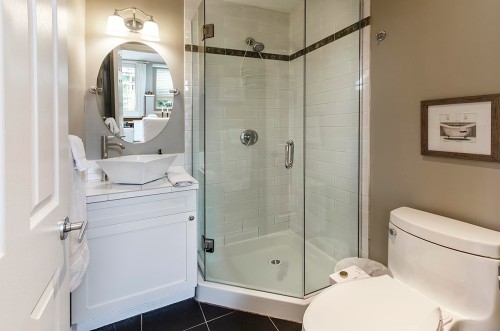 2235 Alden Lane, North Vancouver, BC - Indoor Photo Showing Bathroom