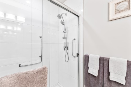 108-20331 Dewdney Trunk Rd, Maple Ridge, BC - Indoor Photo Showing Bathroom