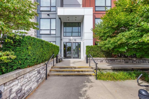 108-20331 Dewdney Trunk Rd, Maple Ridge, BC - Outdoor