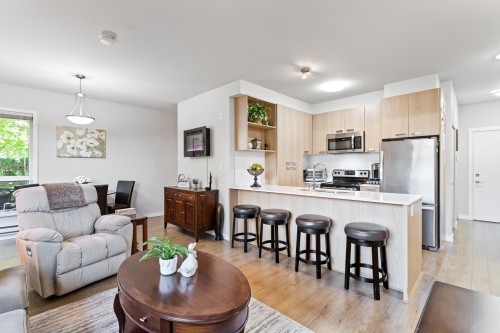 108-20331 Dewdney Trunk Rd, Maple Ridge, BC - Indoor