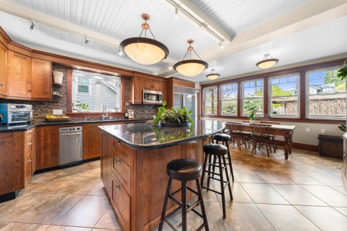 628 5Th Street E, North Vancouver, BC 