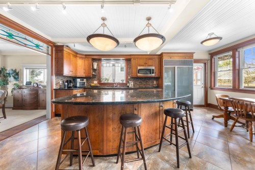 628 5Th Street E, North Vancouver, BC 